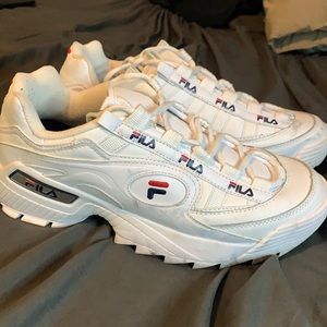 🔥Fila white shoes🔥